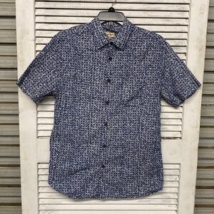 Chip & Pepper Men’s Button Up Shirt size Medium Blue / White